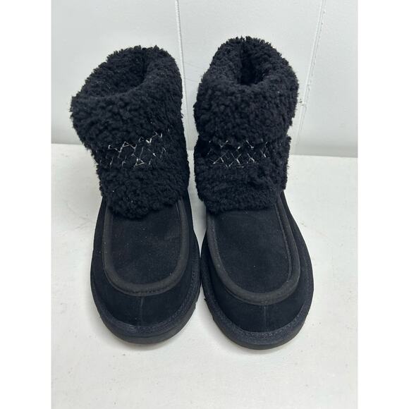 UGG Mini Braid Boots Women's in black. Size 6. NWOB - Picture 4 of 8